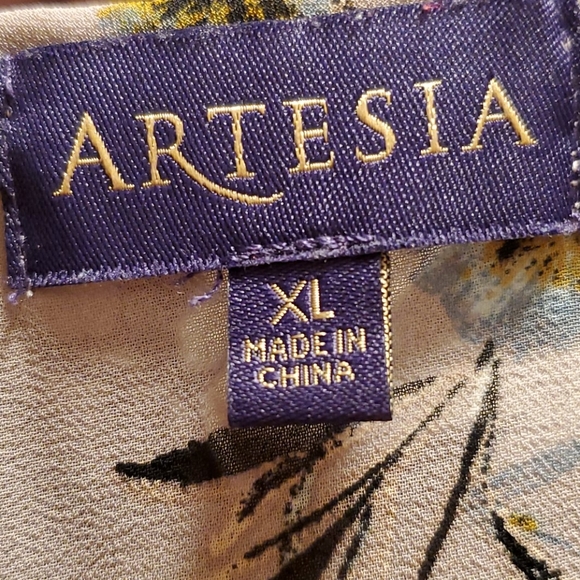 Top - Picture 2 of 2